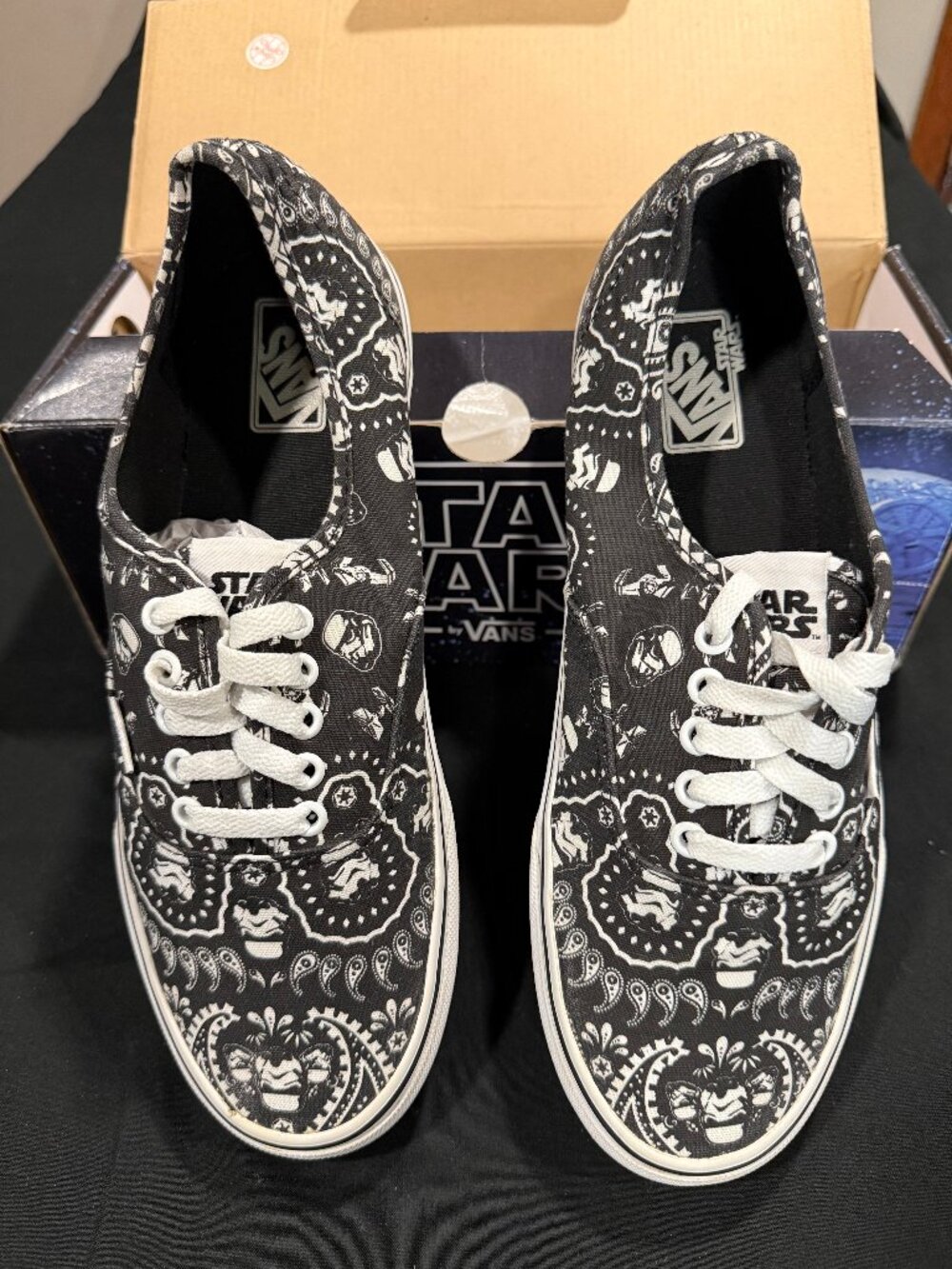 Vans x Star Wars Authentic Stormtrooper Bandana Men’s 10 2014 VN-0W4NDJI Box